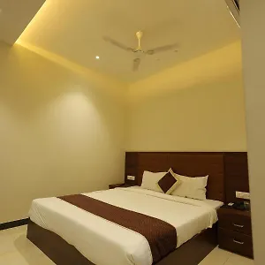 the-grand-tree-hotel.agrahotelsindia.net/